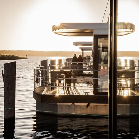 보트호텔 Floating Comfort In *