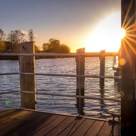 Floating Comfort In * 페네뮌데