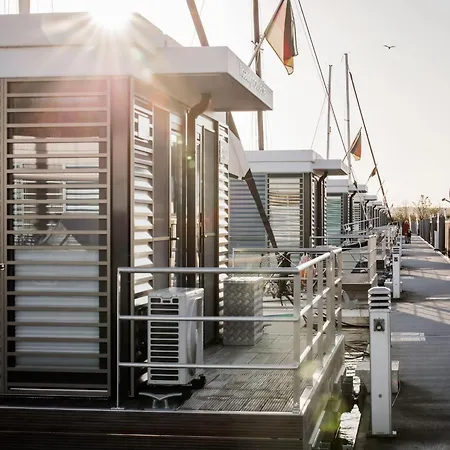 보트호텔 Floating Comfort In *