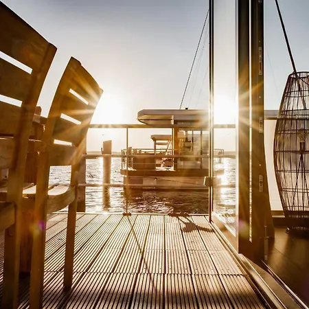 보트호텔 Floating Comfort In 페네뮌데