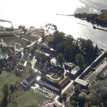 Floating Comfort In 보트호텔 페네뮌데