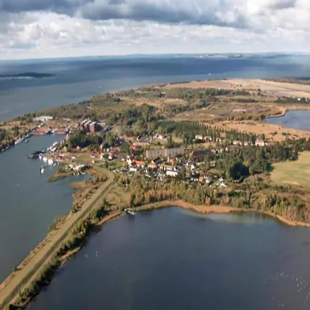 Botel Hausboot In Peenemünde