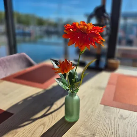 Floating Comfort In Hotel en barco Peenemunde
